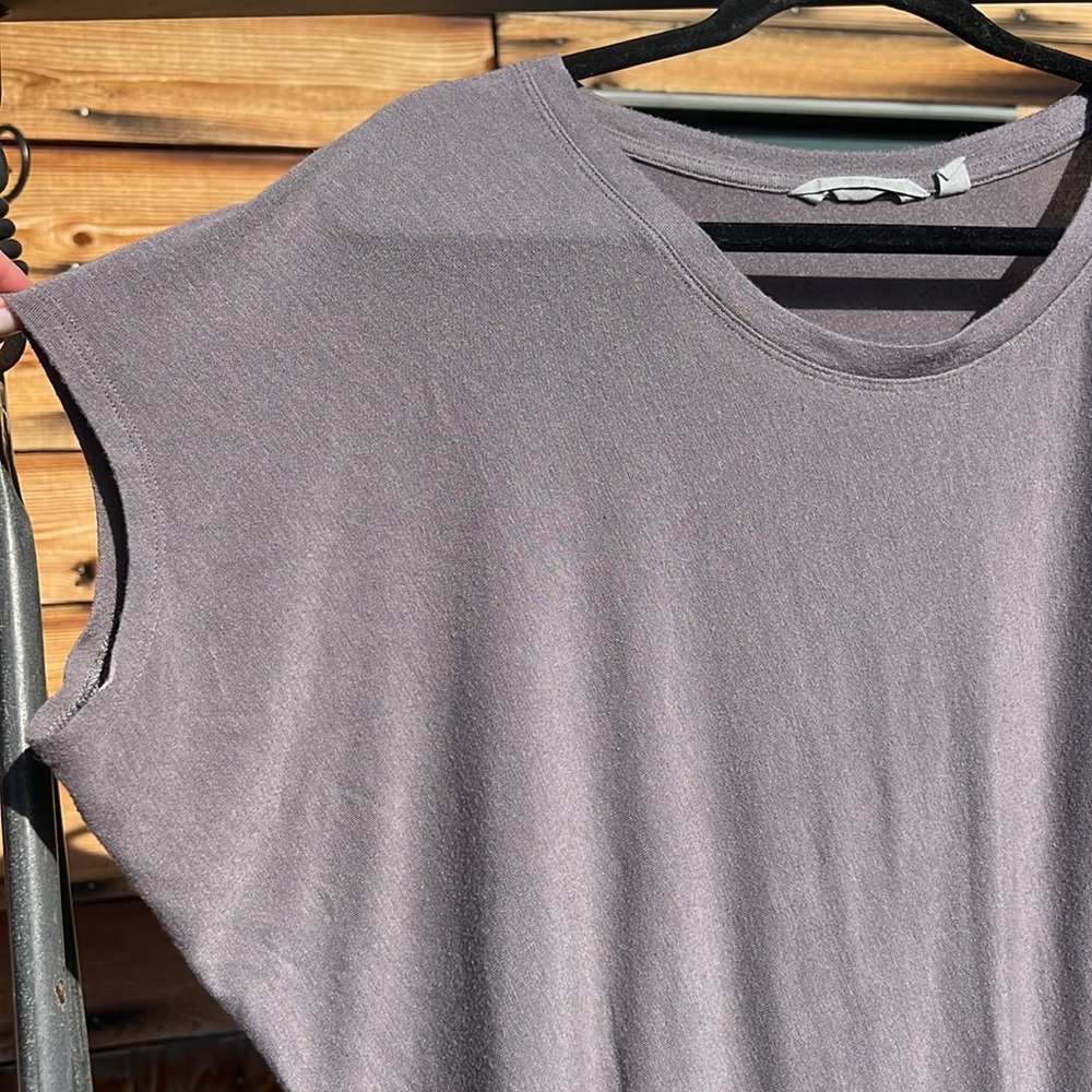 Athleta Threadlite ASYM Relaxed Asymmetrical Short Sleeve Jersey T-Shirt Small - Picture 8 of 15